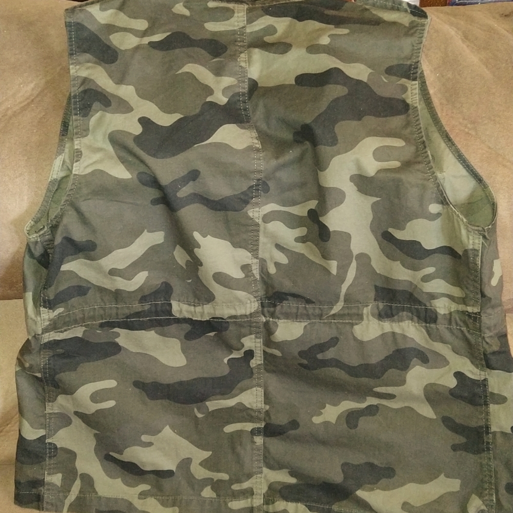 Vest - Picture 3 of 3